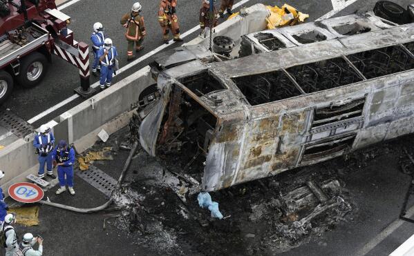 Fiery bus crash on Japanese highway leaves 2 dead, 7 injured | AP News